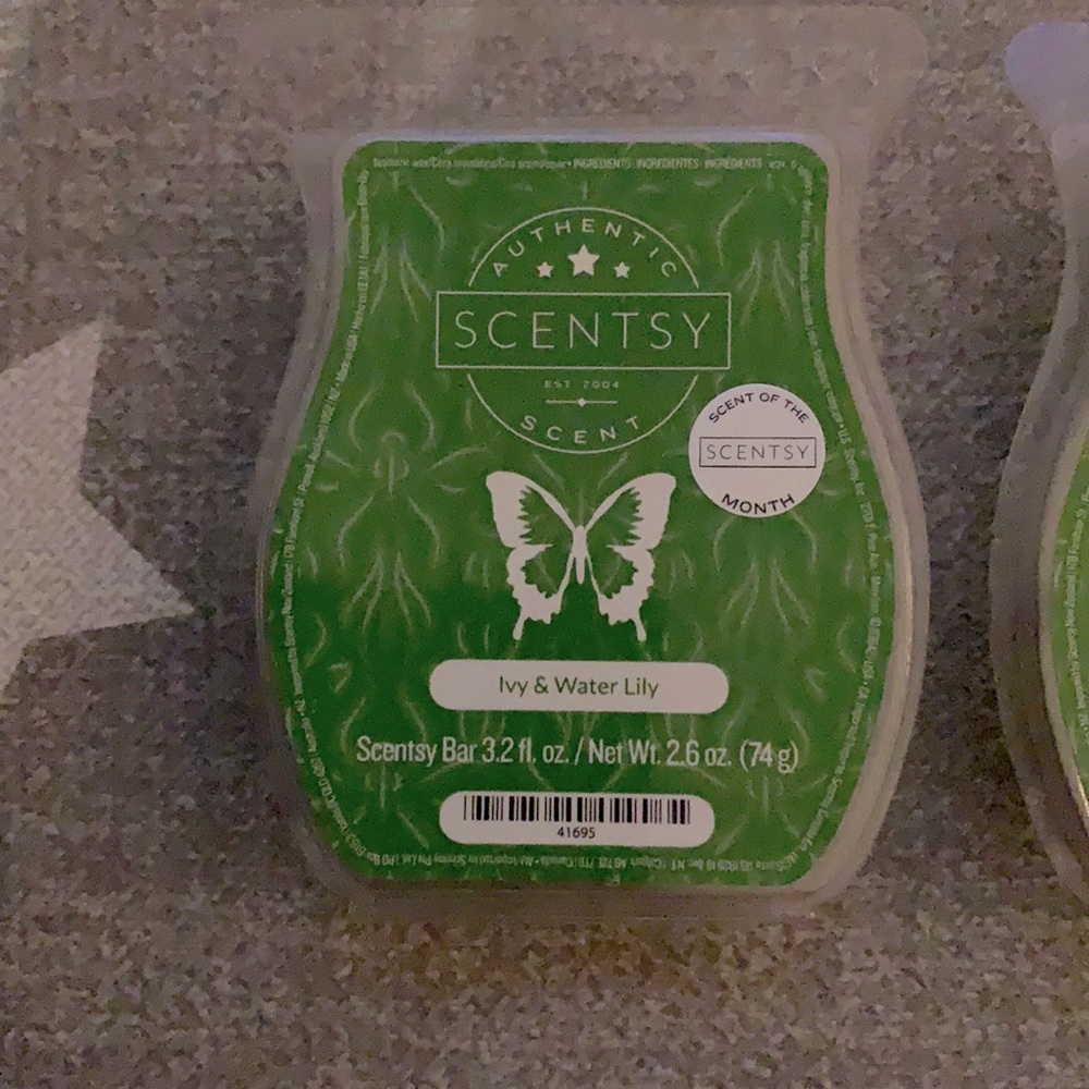 Scentsy Bar Ivy and Water Lily
